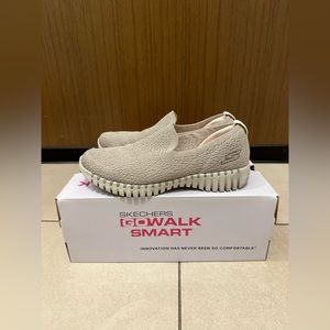 Sketchers Go Walk SMART shoe